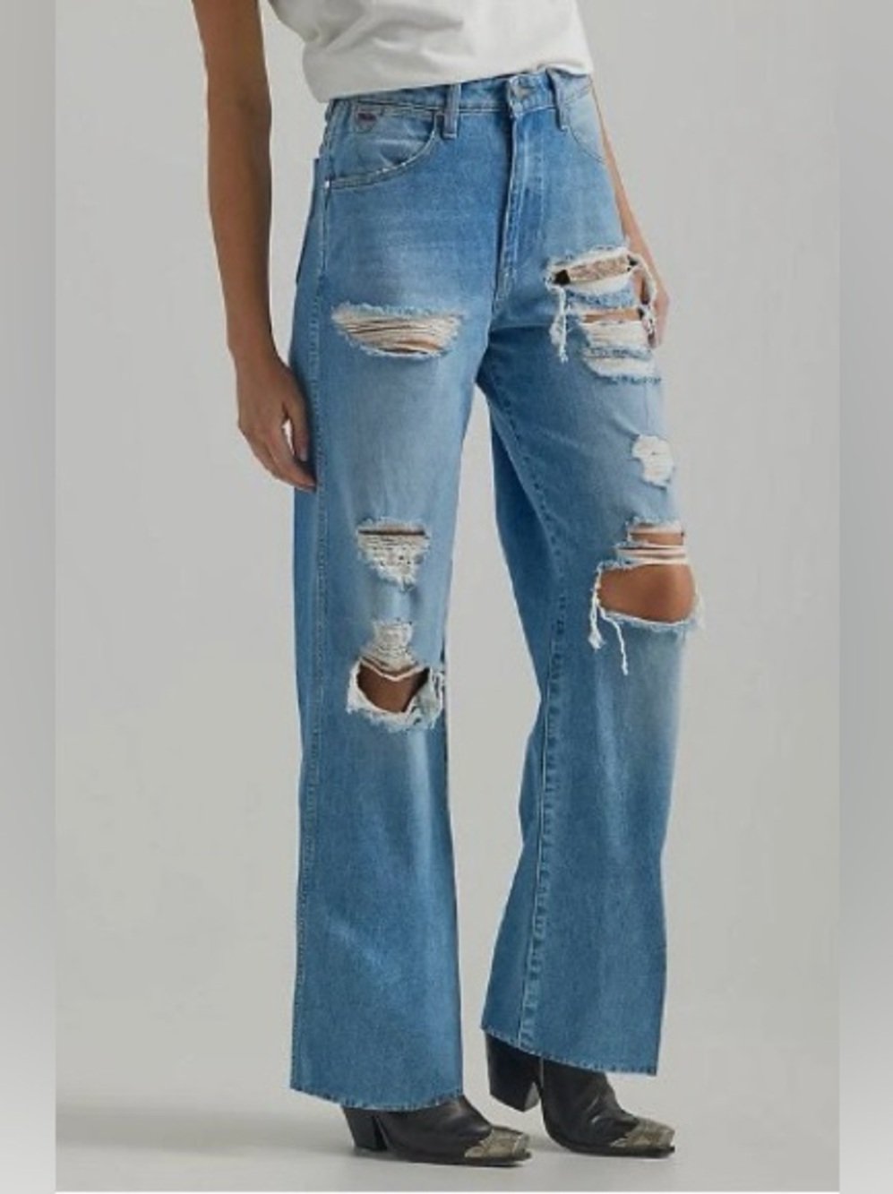 Wrangler x Fender Women’s Relaxed Destructed Mom Jeans, NWT, Size 25